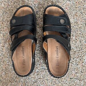 Finn Comfort Black Sandals